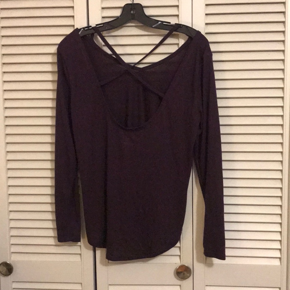 NWOT. Old Navy Active Top - Picture 2 of 2